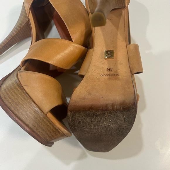 Pour La Victoire high heel shoes. Camel color - Picture 5 of 6